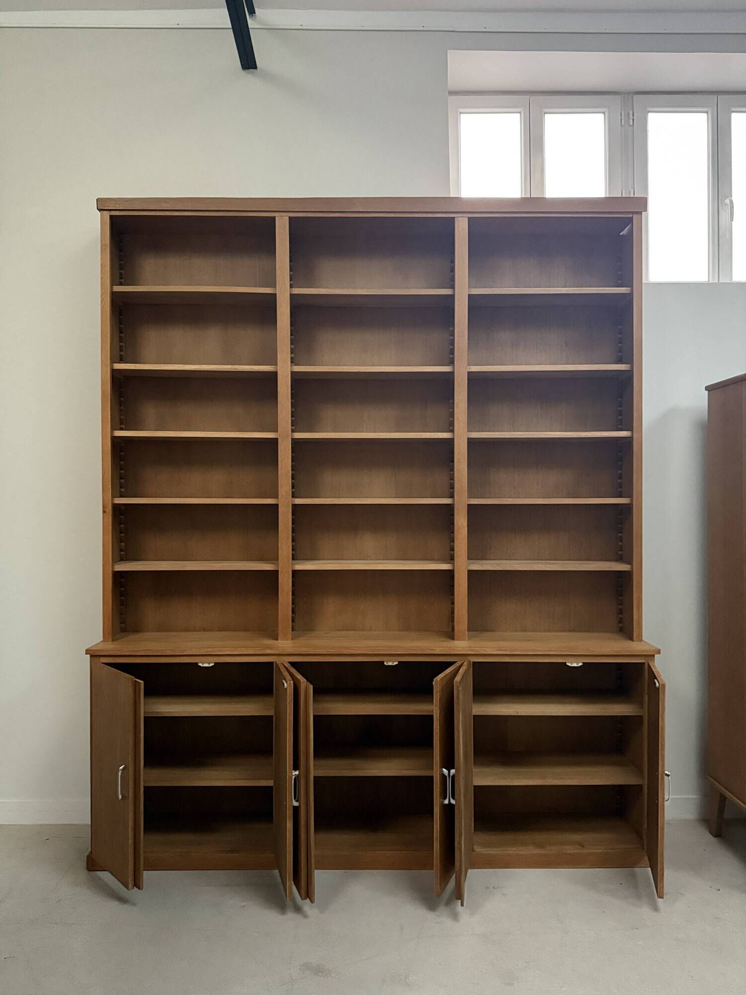 Mid-century oak library (renovated)