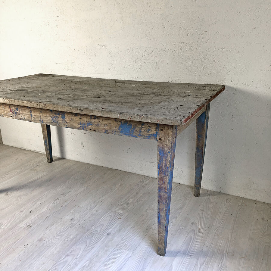 Farm table