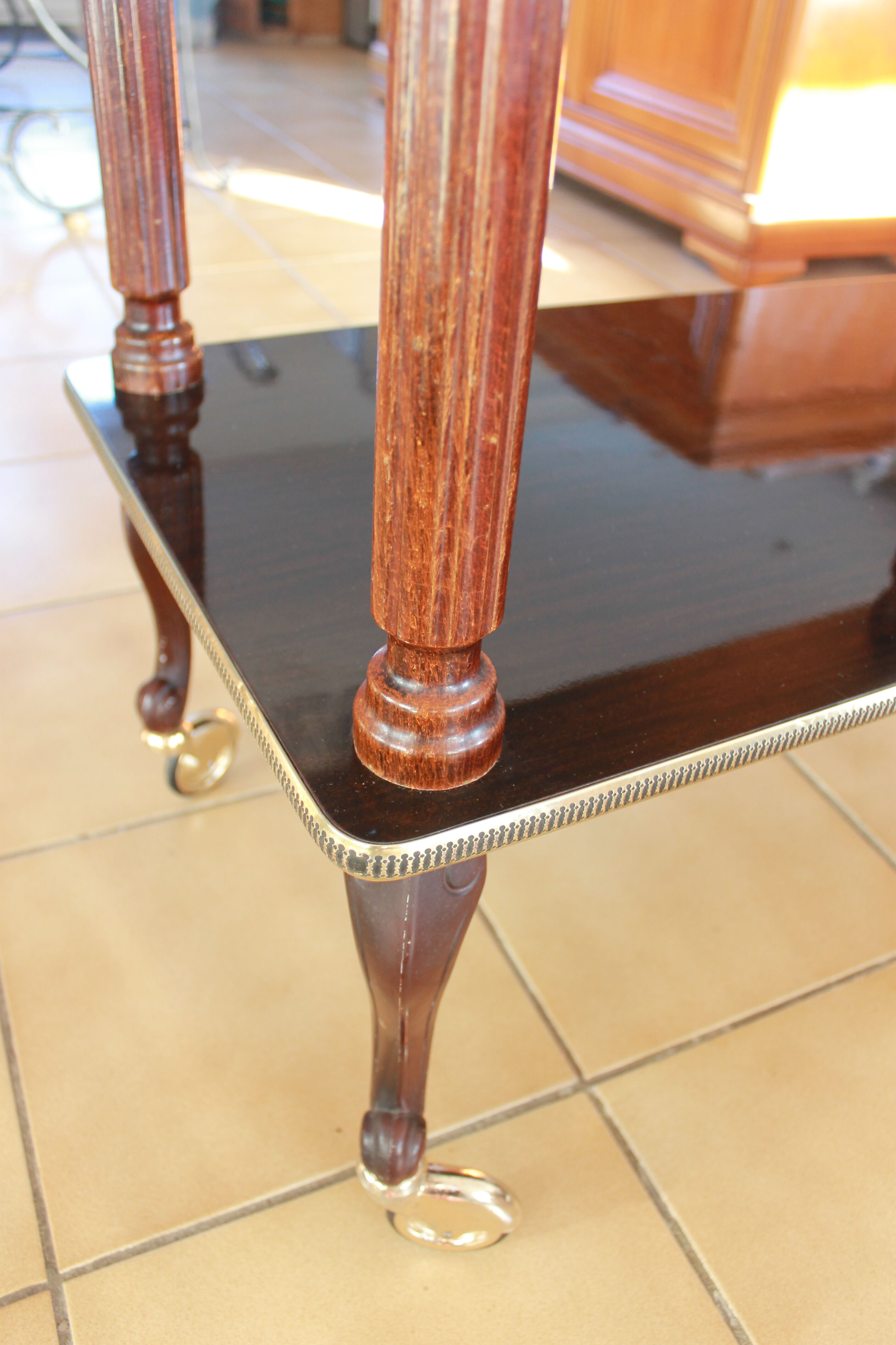 Table d'appoint vernie 2 niveaux 1960
