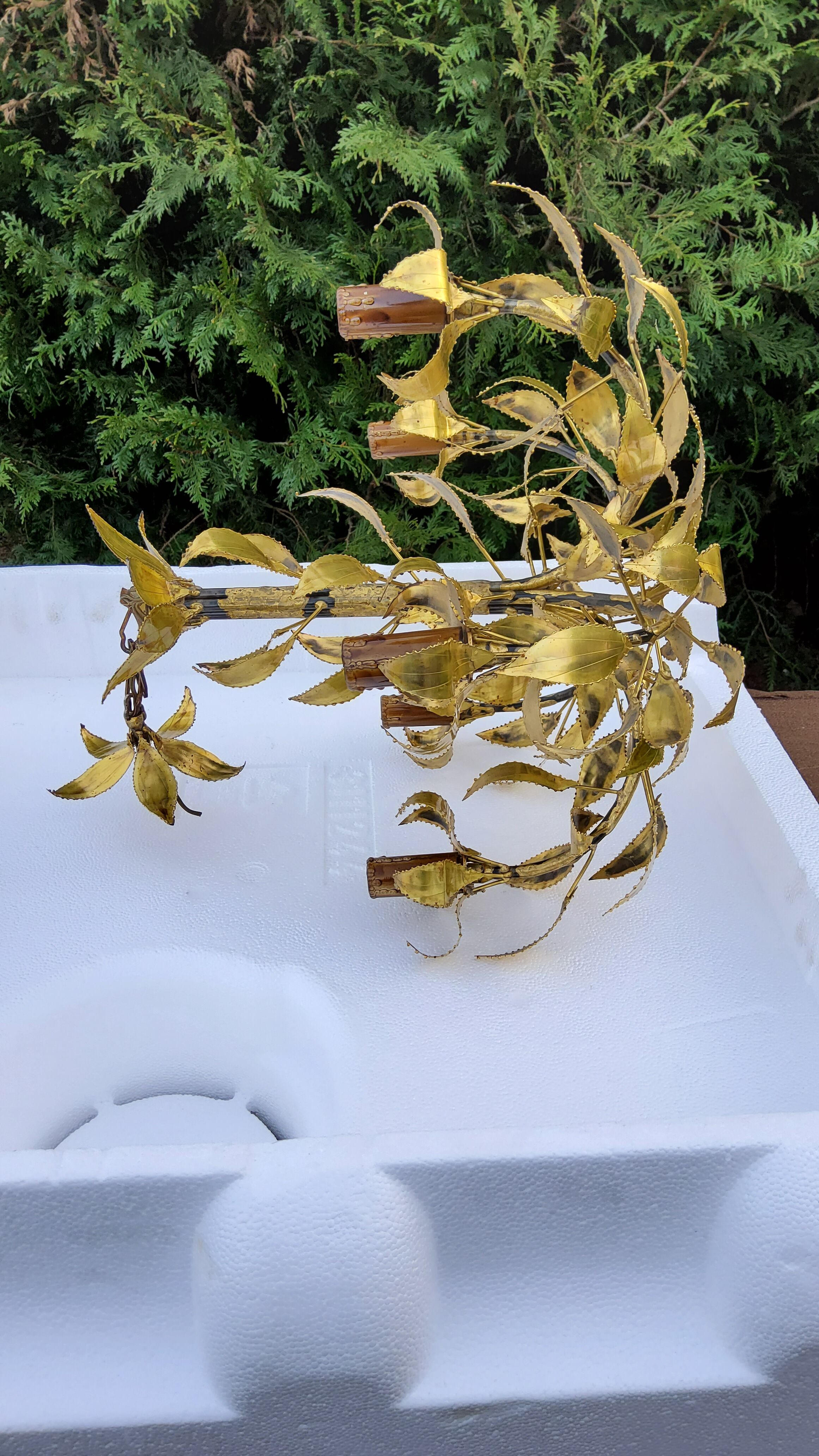 Lustre gold metal leaves from the 50s