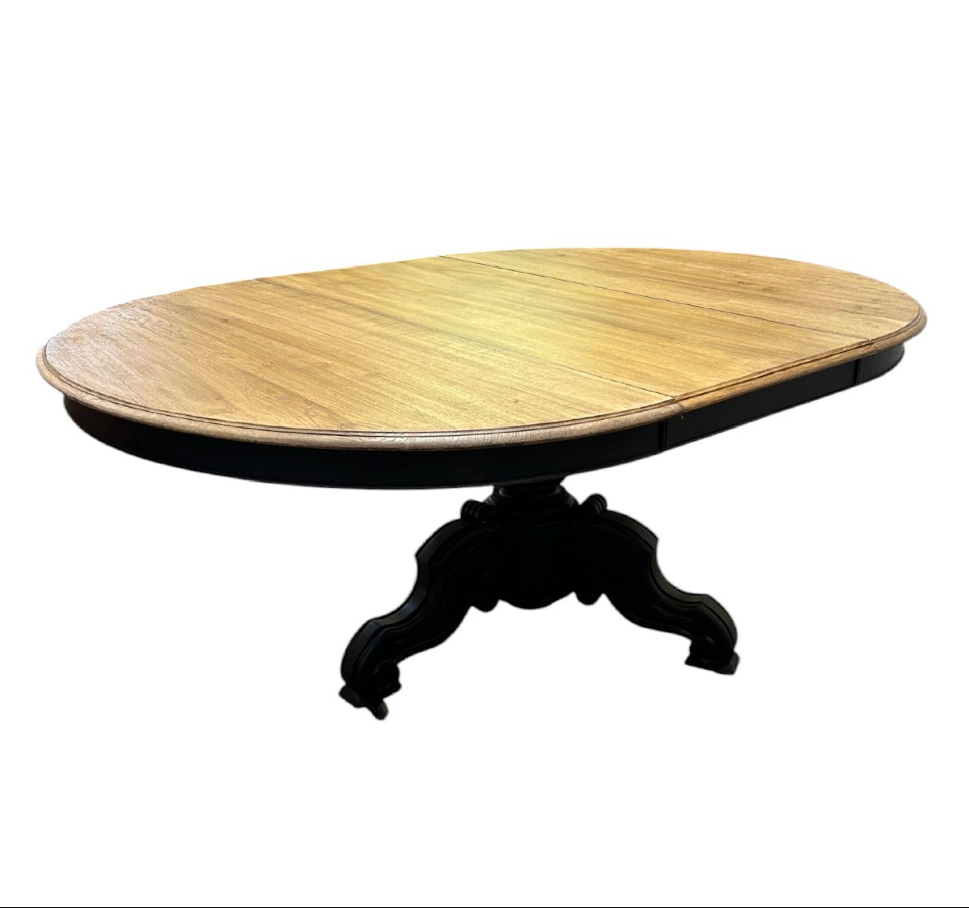 central leg table