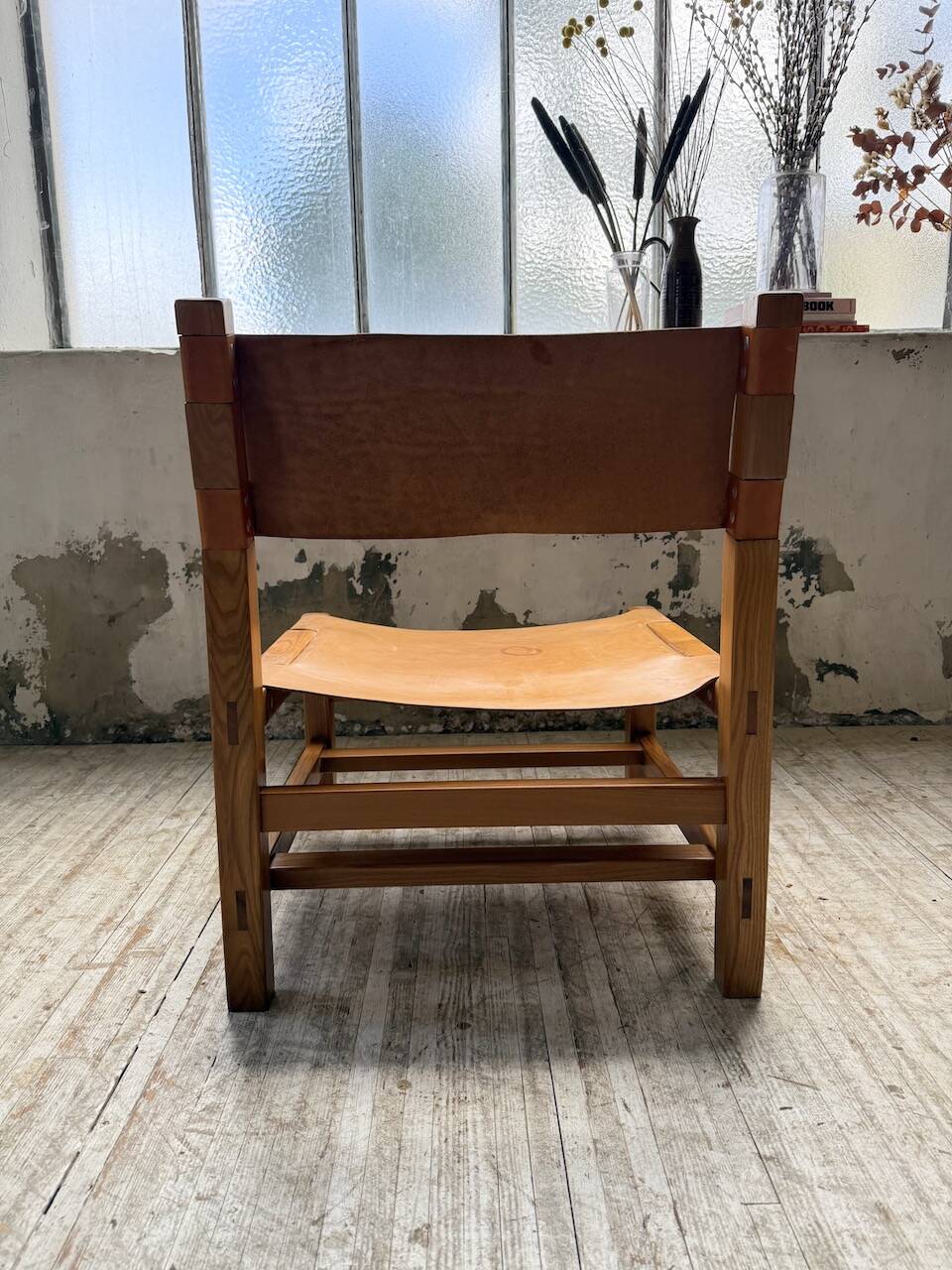 Elm and leather armchair Maison Regain