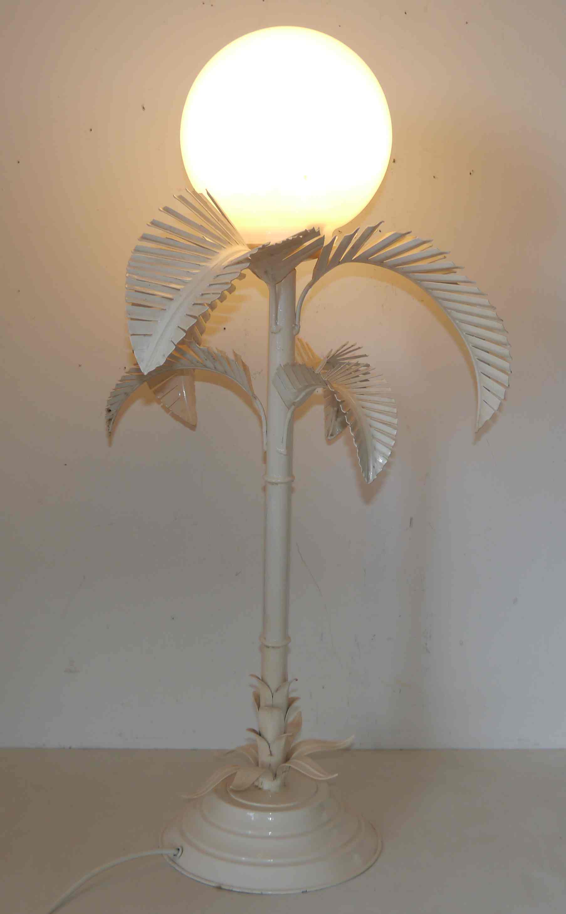 Lamp of the 70's "palm" in metal and opaline