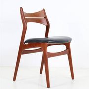 ACO Møbler / Erik Buck “310” teak chair / black leather / mid-century Danish modern design / 1960s / Buch