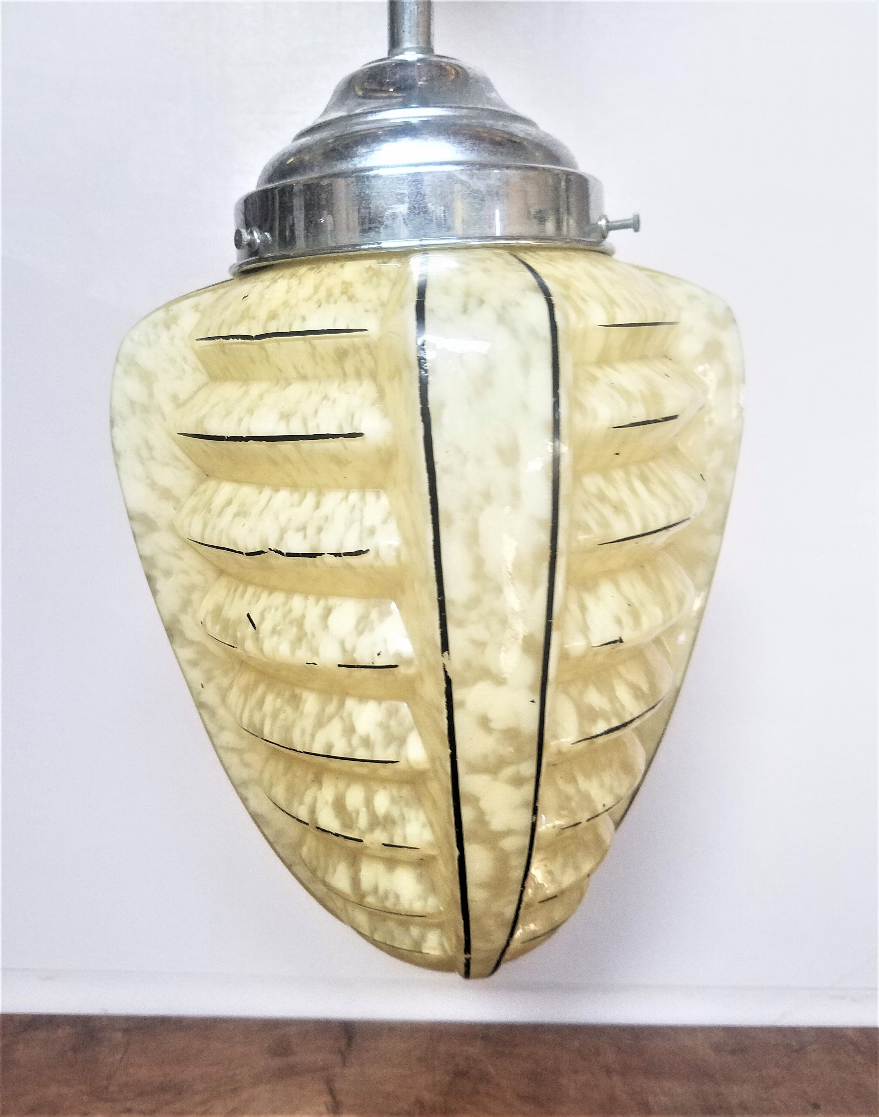 Suspension of the 50s in clichy glass