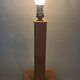 Pied de lampe moderniste en cuir fauve 1950 le Tanneur Paris.