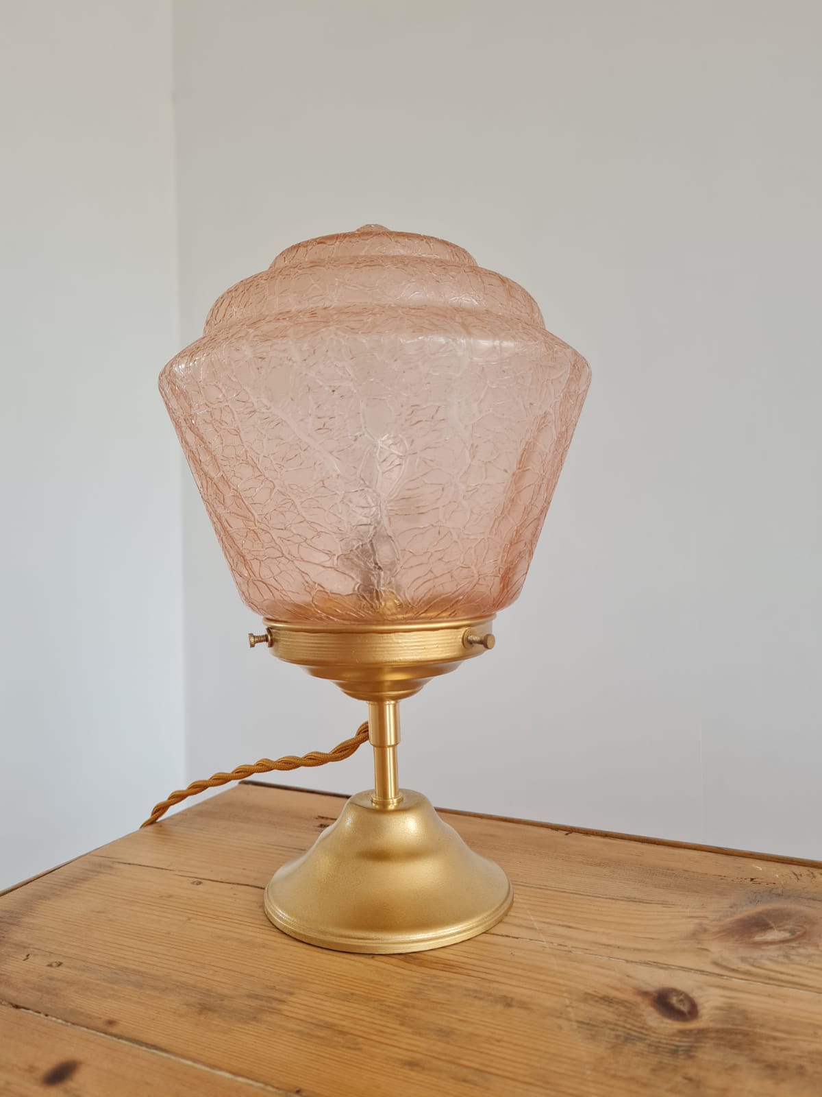 Table lamp