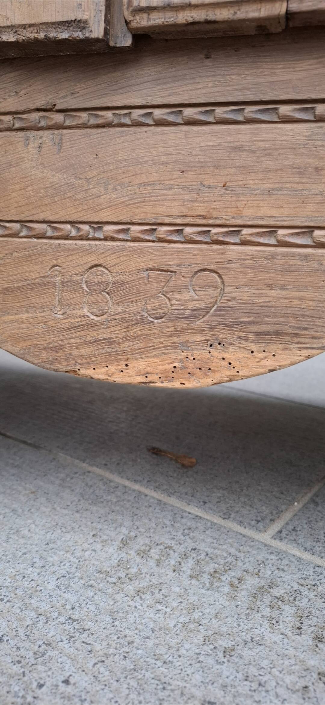 Renovated sideboard from 1839