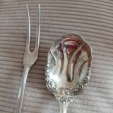 Serving cutlery