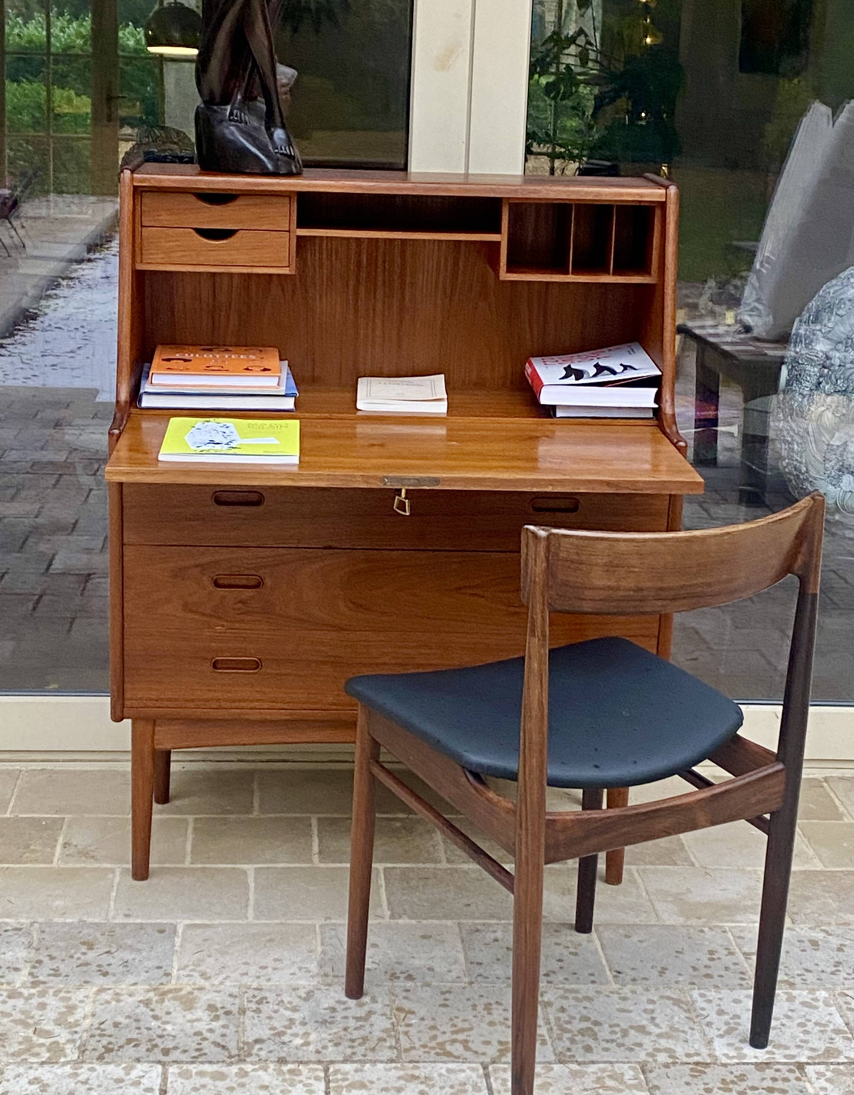 Danish secretary/desk model 37 by Arne Wahl Iversen for Vinde Møbe