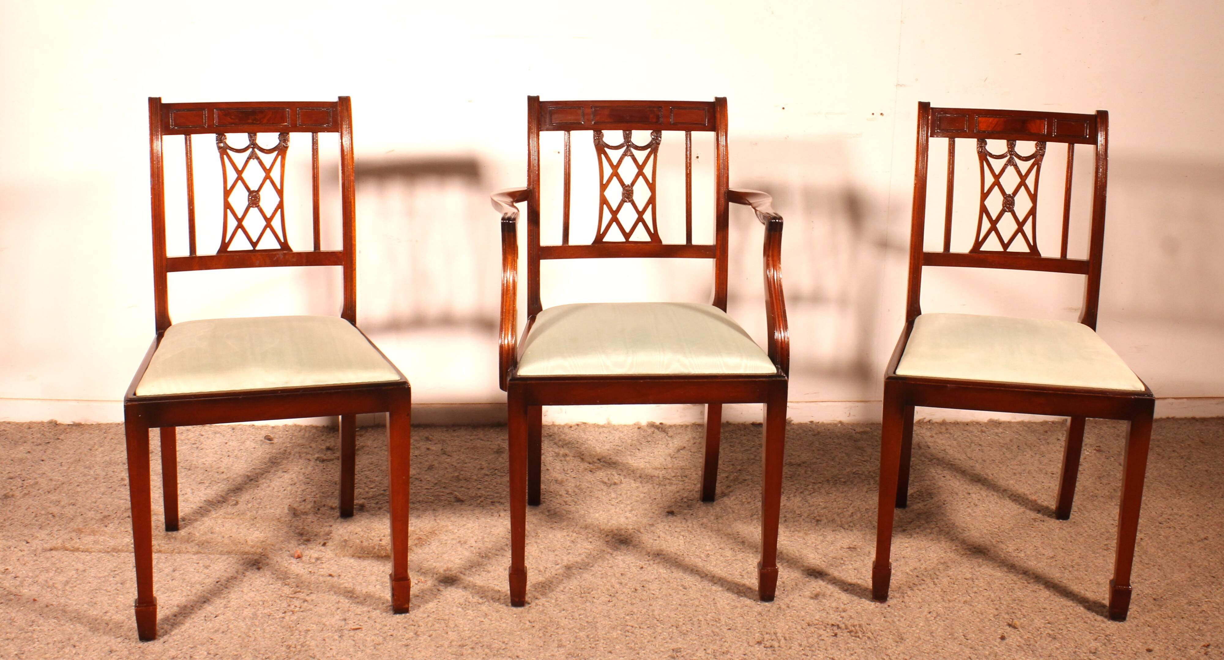 2 chairs and 1 Hepplewhite-style armchair in mahogany (office set)