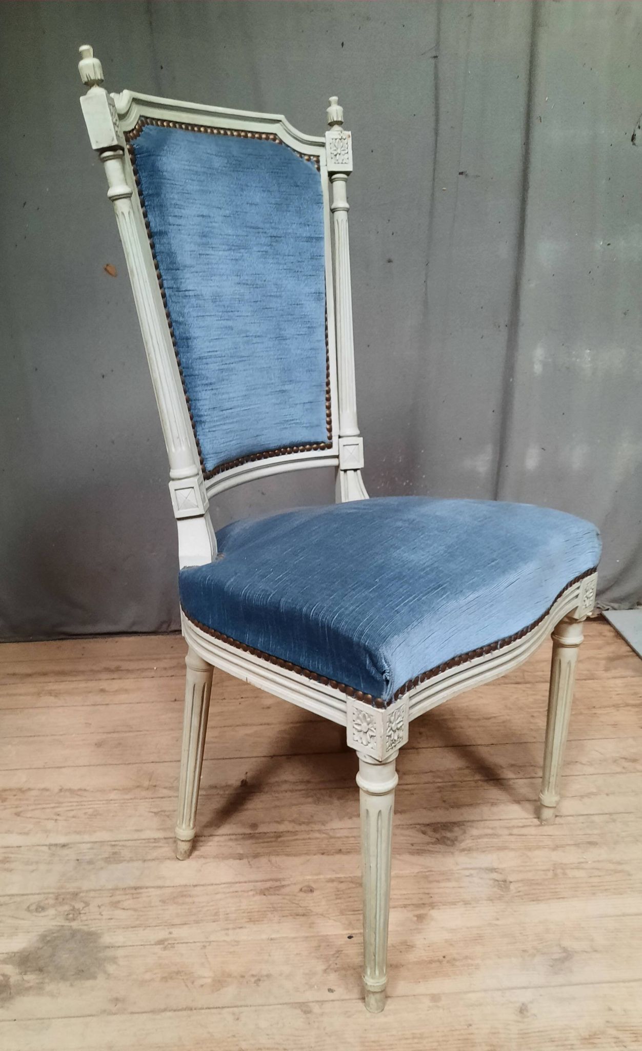 Chaise  tapissée style Louis XVI