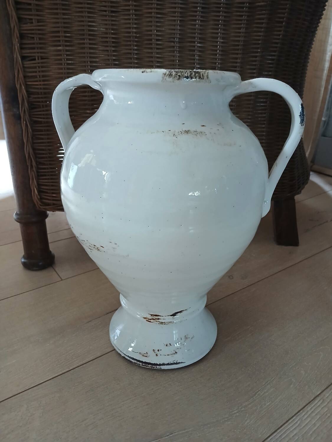 White glazed stoneware jar / pottery