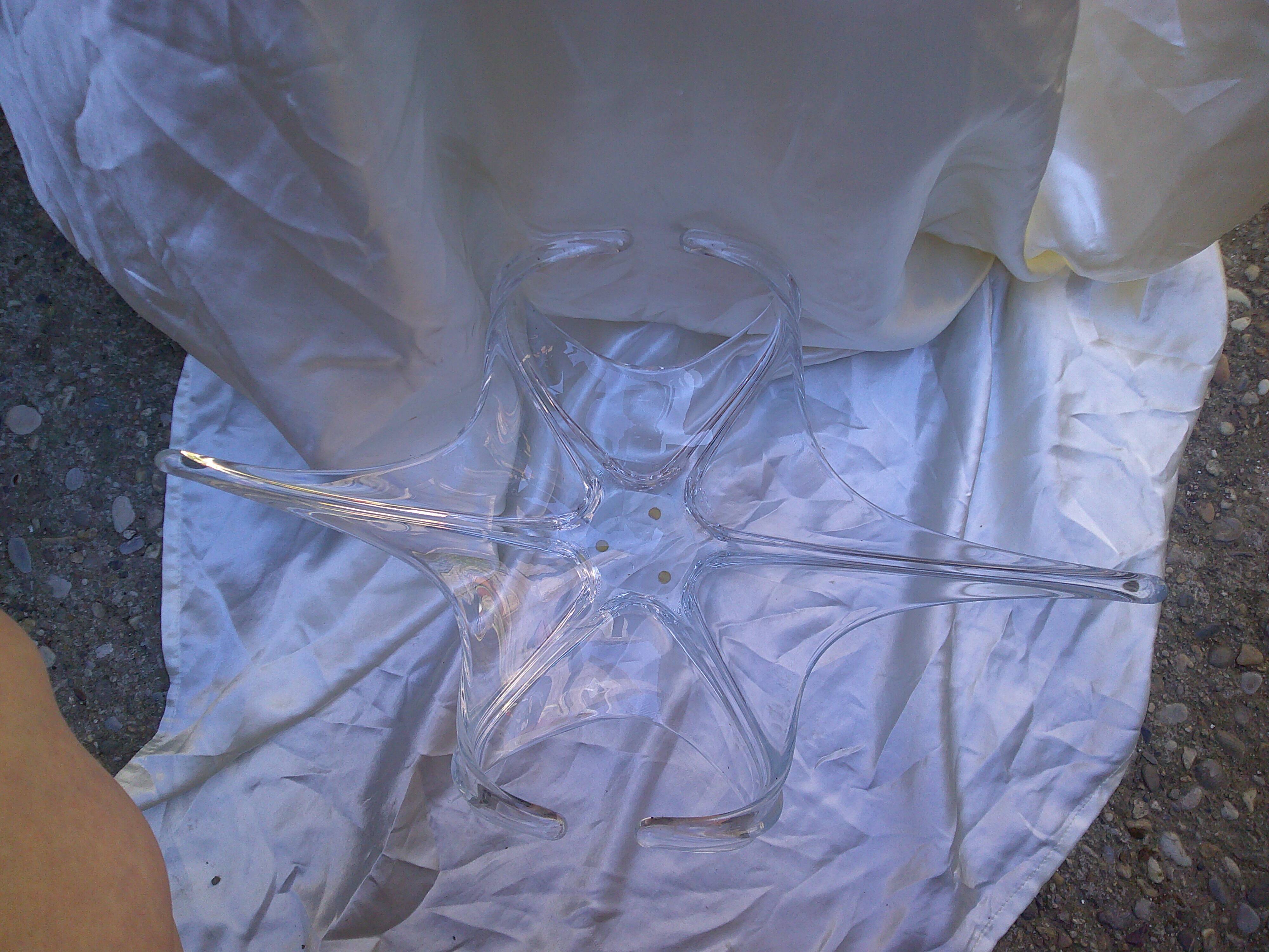 Crystal glass fruit bowl