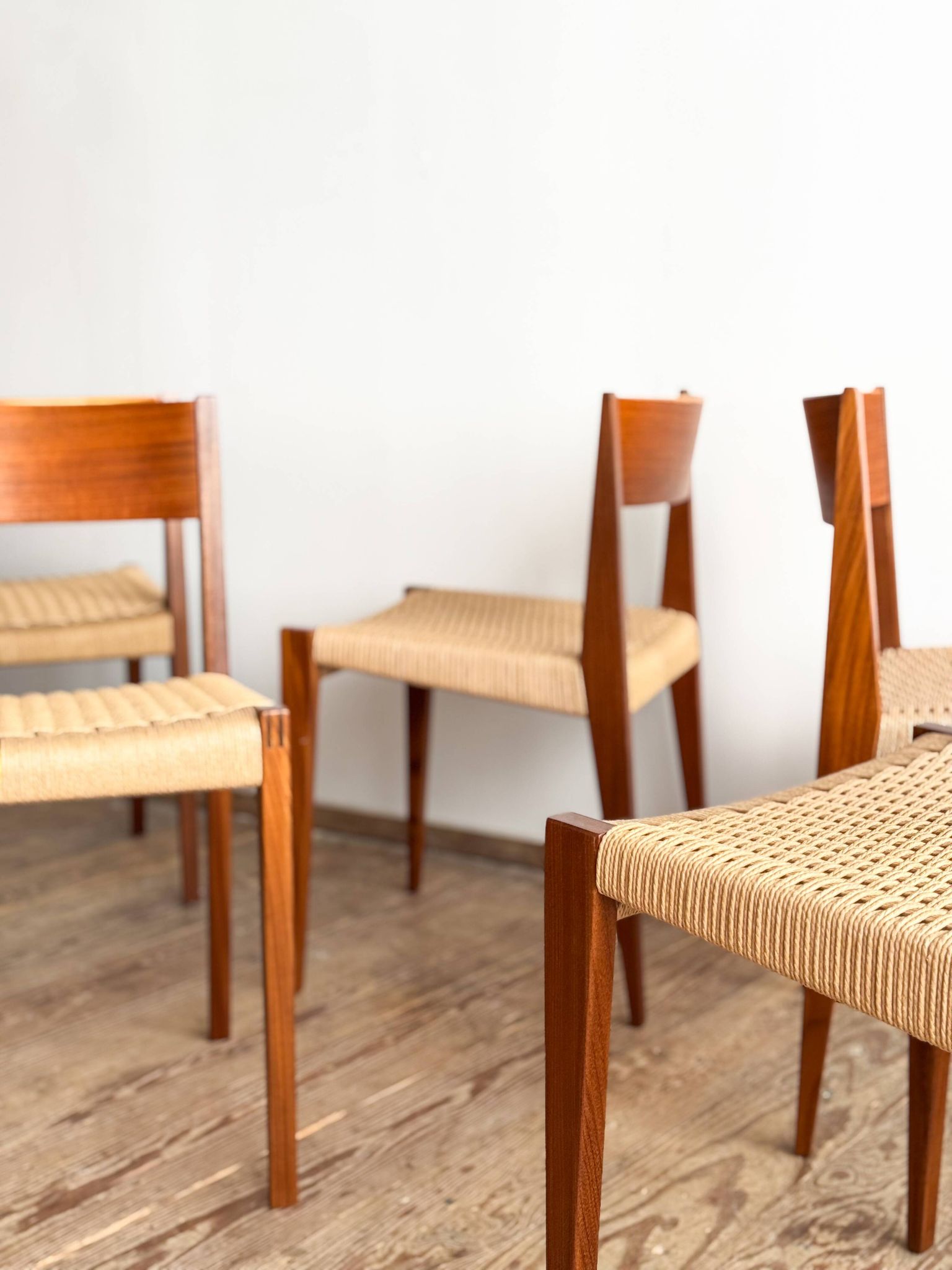 6 chairs by Poul Cadovius, walnut, with new seats, Mid Century.