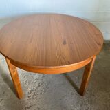 Scandinavian extendable table in teak