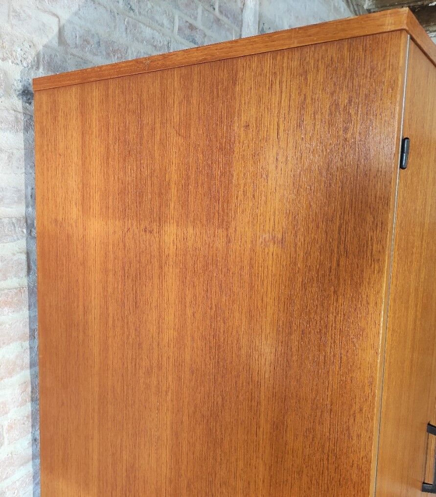 Armoire vintage