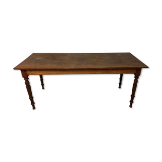 Farm table