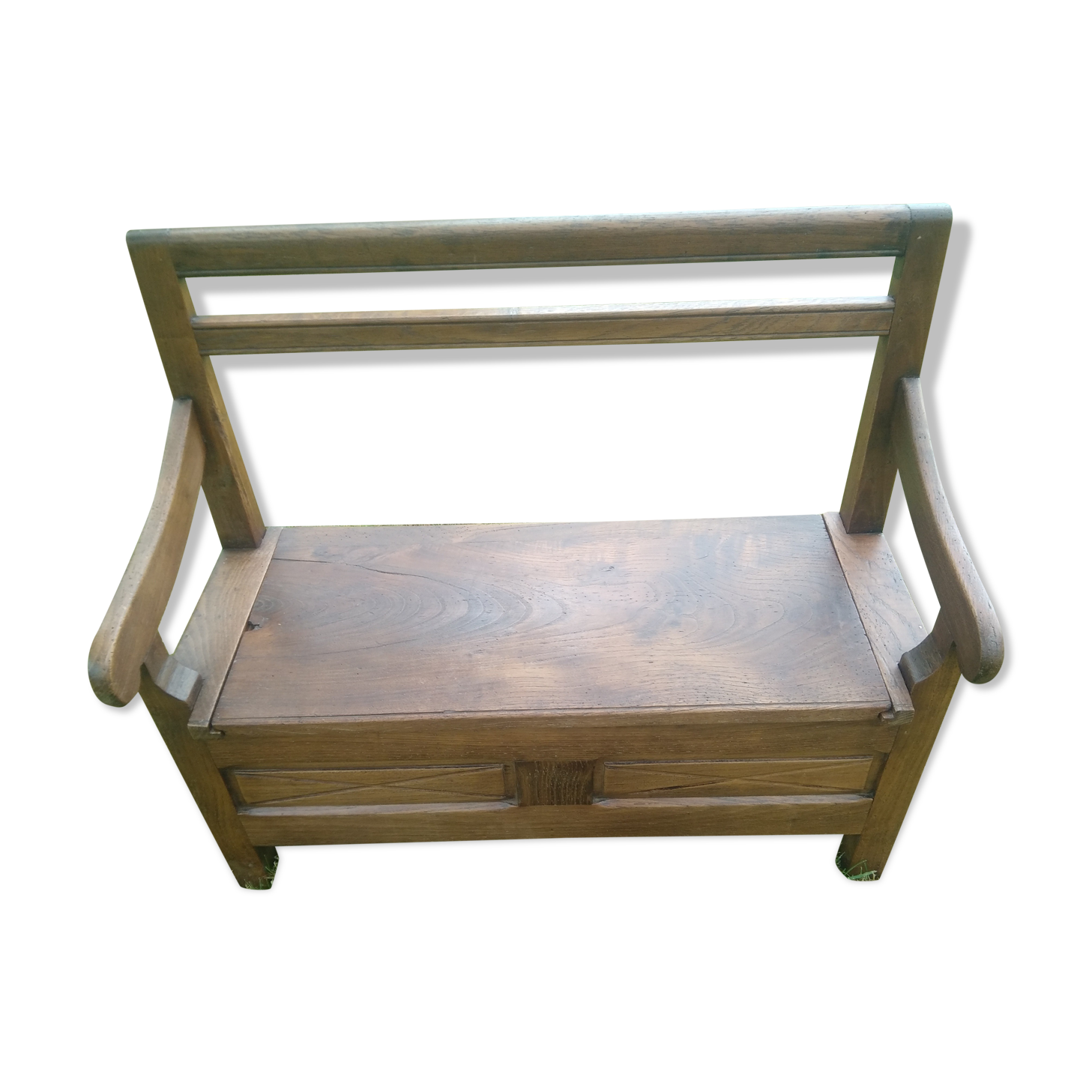 Chest bench