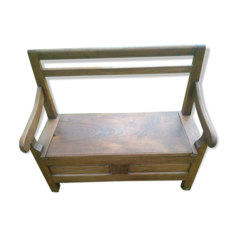 Chest bench