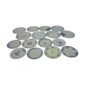 Assortment of 16 blue old plates