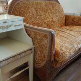 Chippy Phone Seat Table