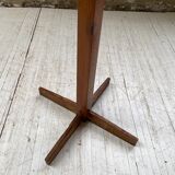 Patère wears pine coat 70