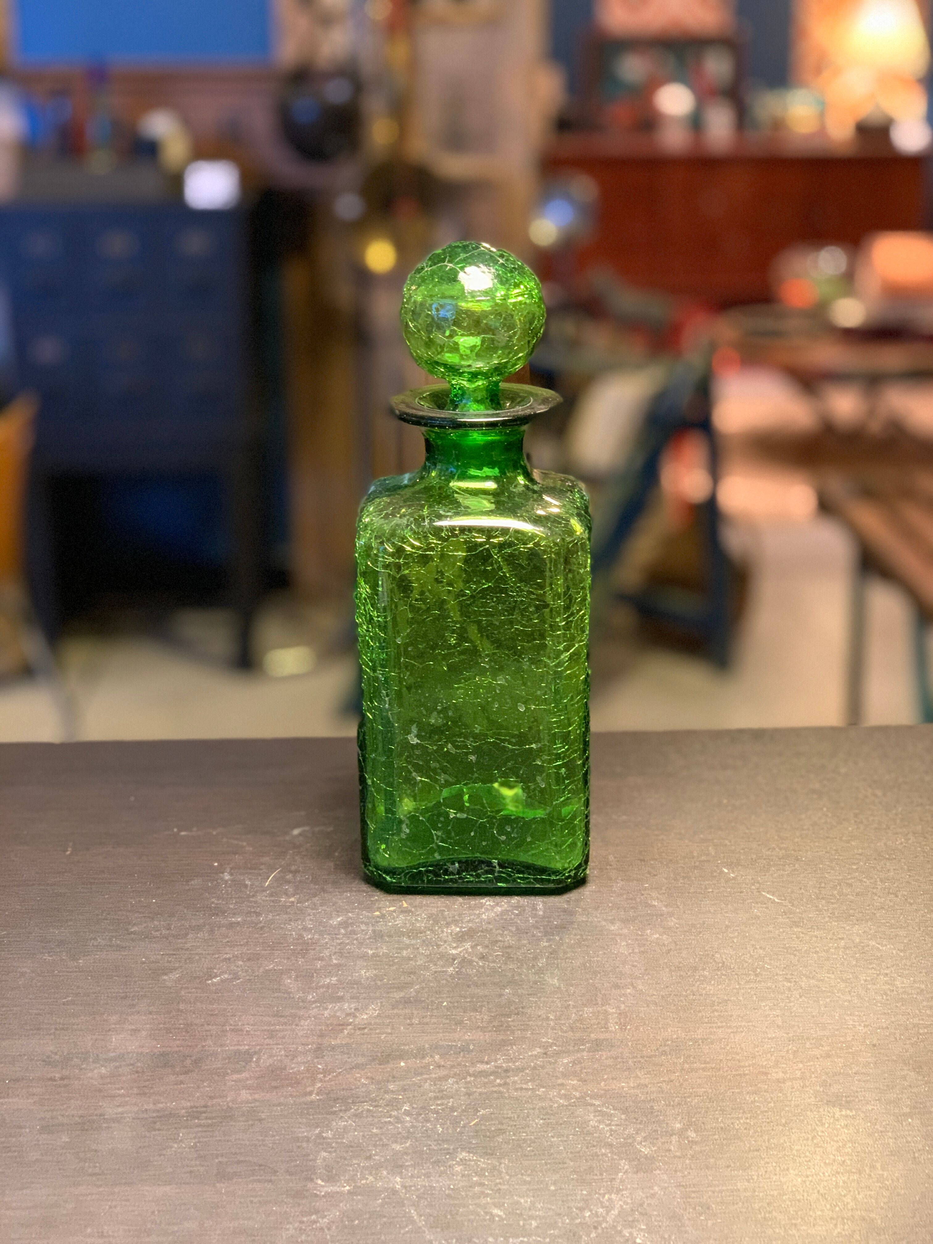 Green cracked carafe