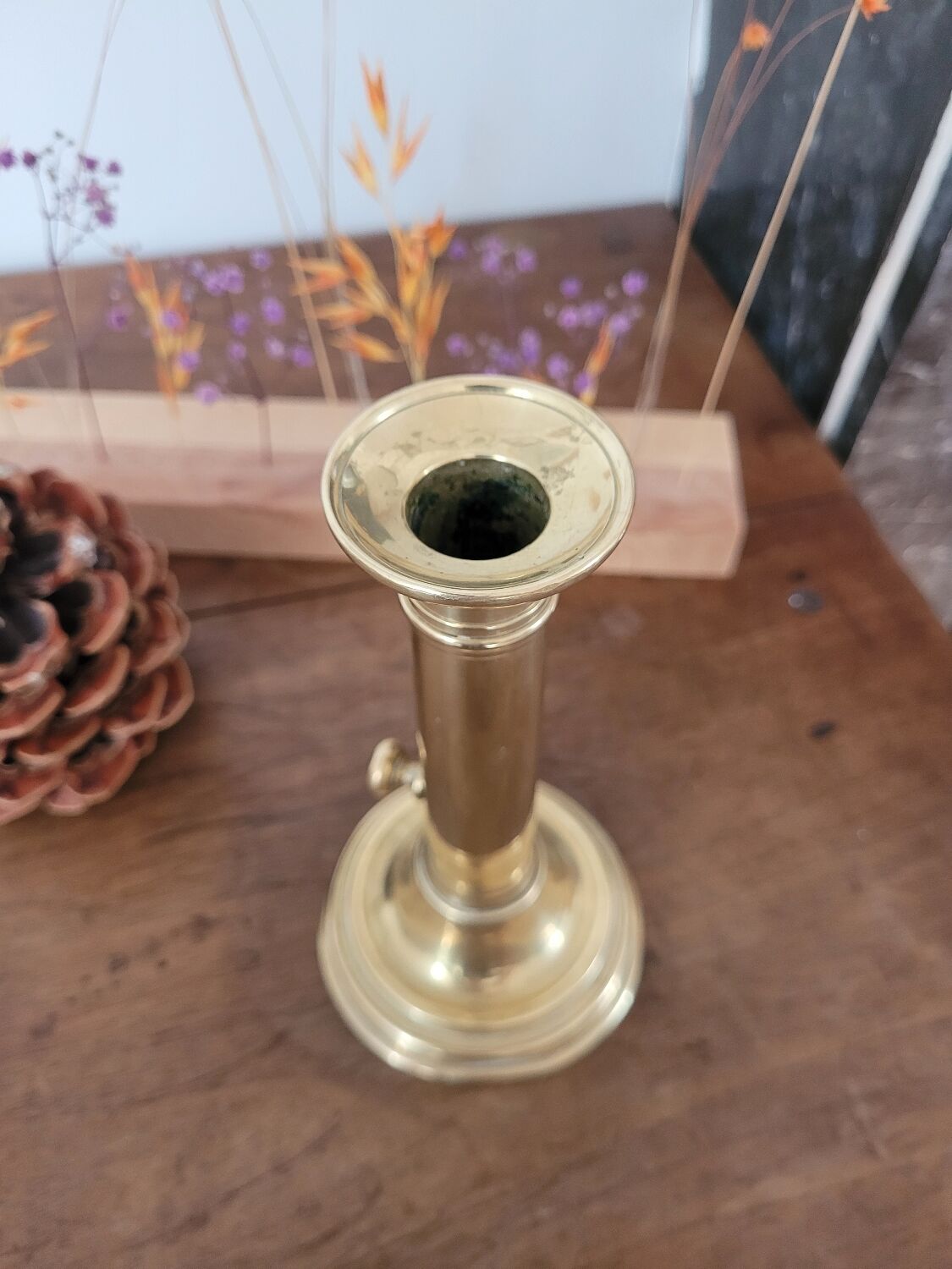 Push candle holder with tiered base no. 1