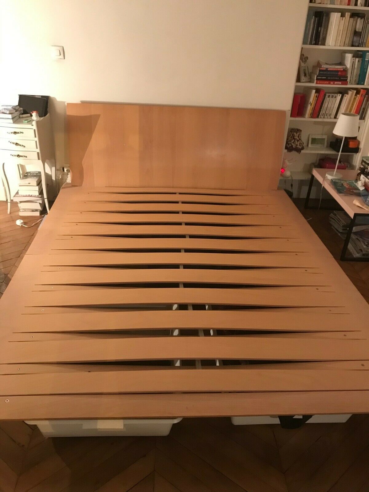 Sottiletto bed in bleached beech