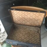 Suitcase reinforced cardboard