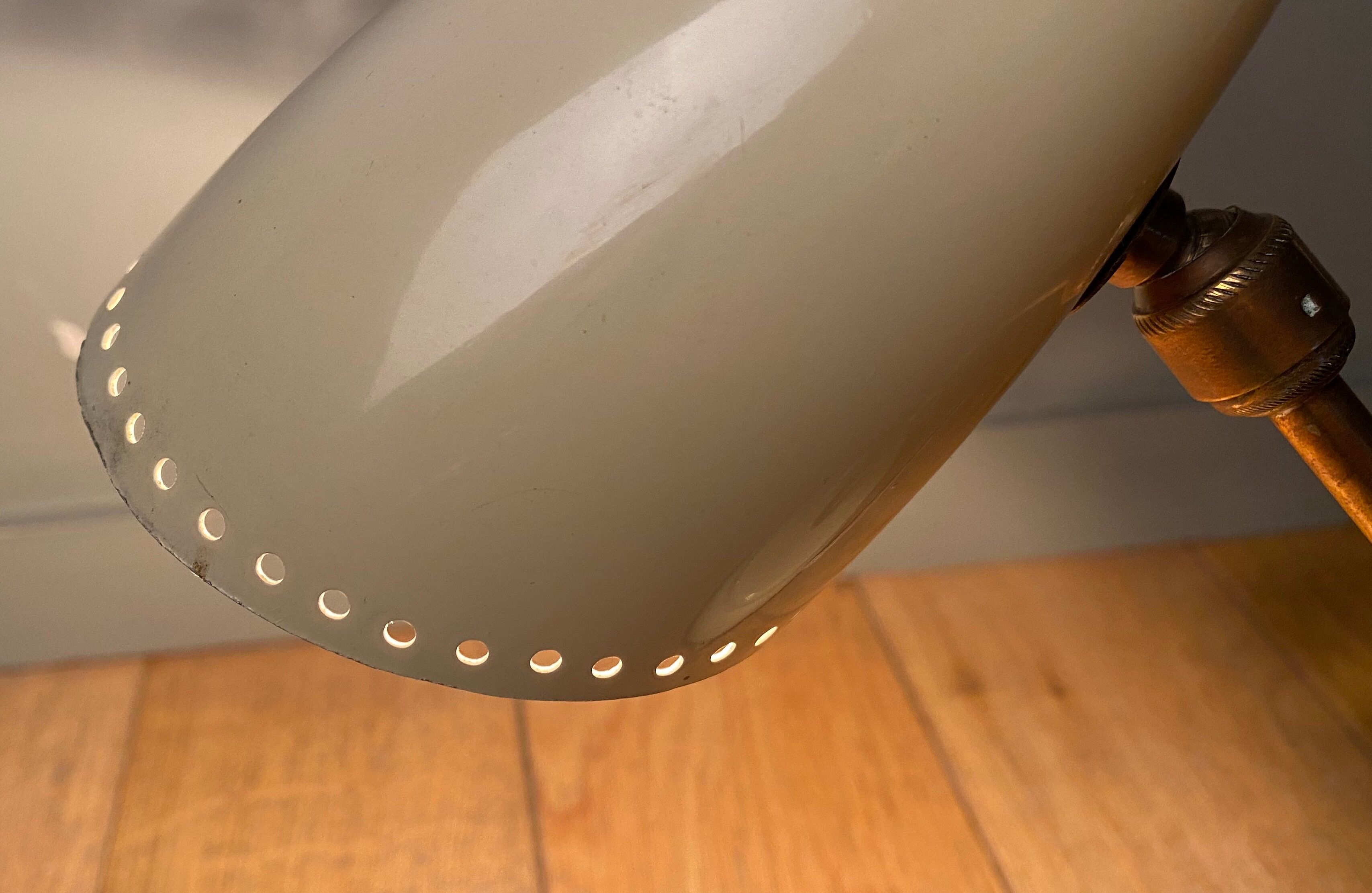Lampe de fabrication Italienne 1950 articulée à balancier
