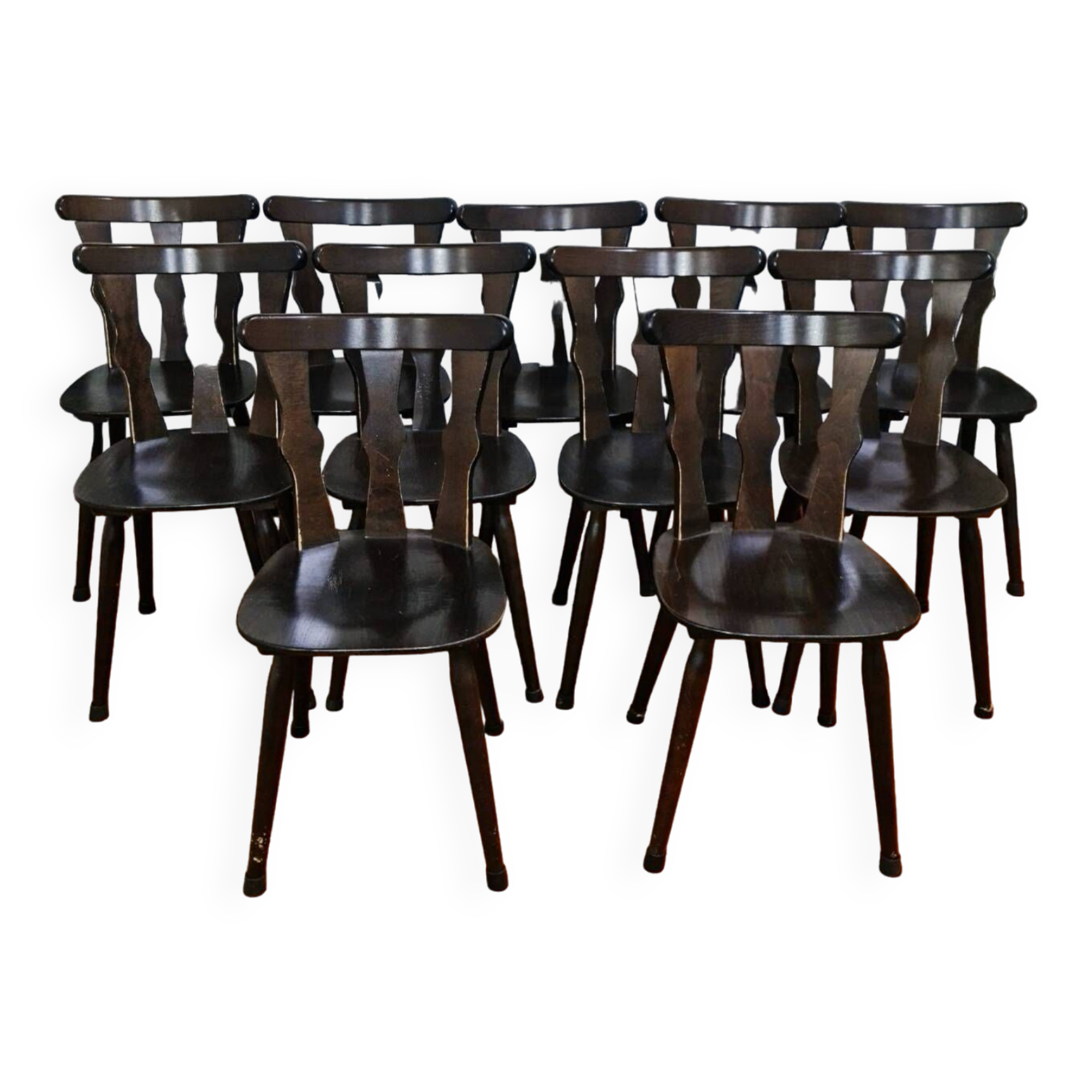 Antique bistro chairs in solid oak wood