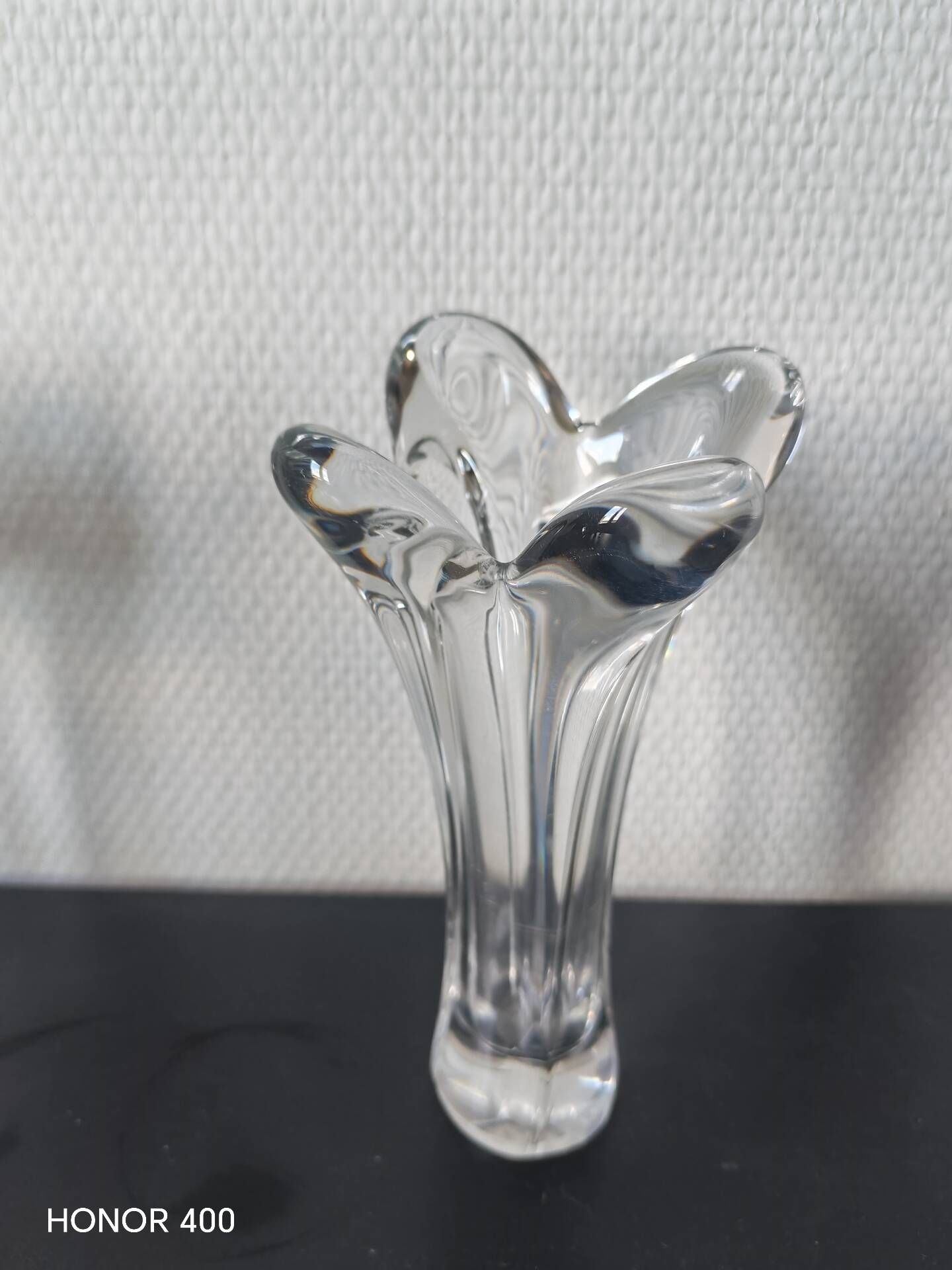 Corolla soliflore vase in crystal, France 1960.