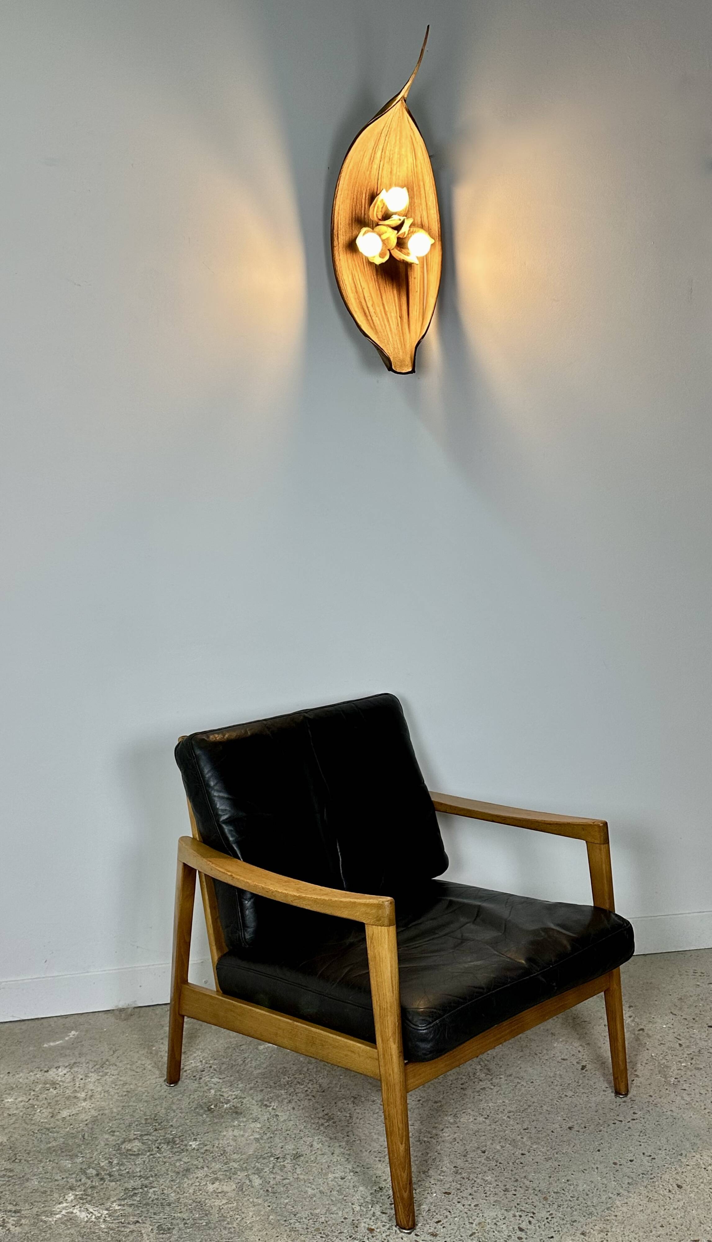 Vintage 70'S banana leaf wall lamp