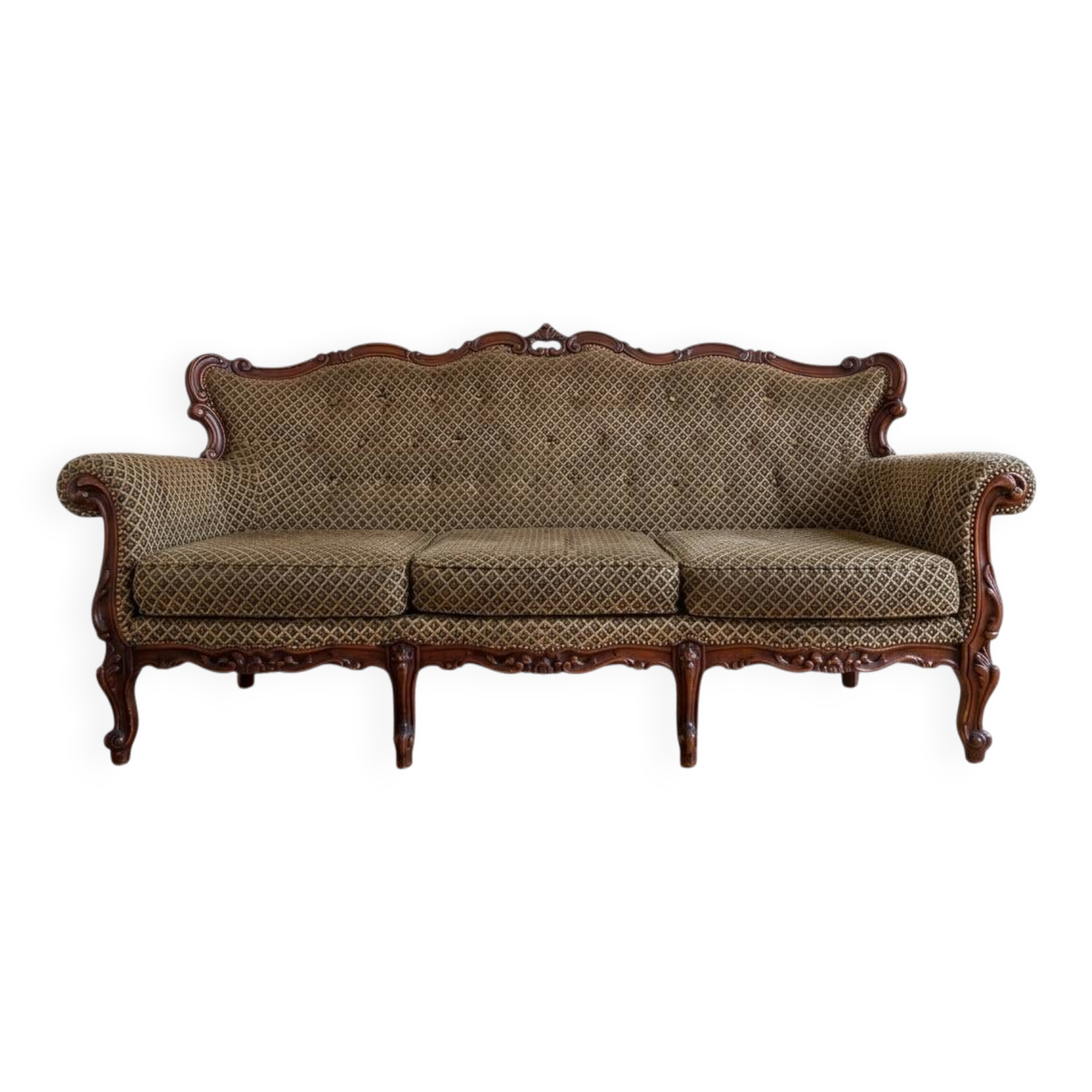 Classic 3-seater sofa in brown fabric and wood.