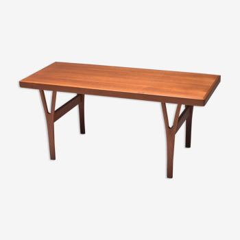 Scandinavian coffee table Trioh in teak