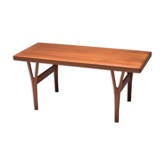 Scandinavian coffee table Trioh in teak