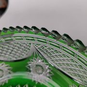 Saladier en cristal vert, première partie du XX ème siècle