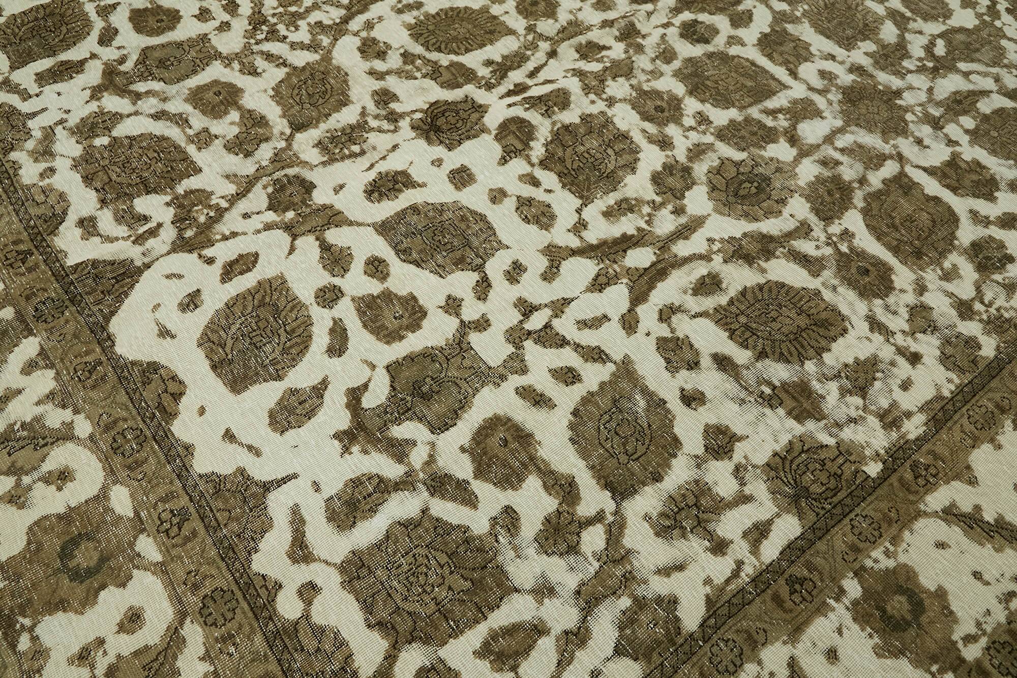 Hand-Knotted Anatolian Vintage 1970s 286 cm x 390 cm Beige Wool Carpet
