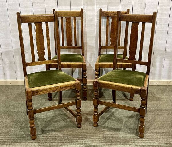 Suite de 4 chaises anglaises en chêne des années 30