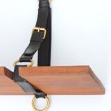 Étagère en orme et cuir, distribuée par la Galerie Maison et Jardin années 60