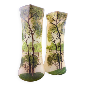 Paire de vases en verre à décor de paysage lacustre arboré début XXe LEGRAS