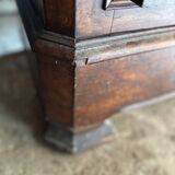 Armoire bonnetiere ancienne en bois massif