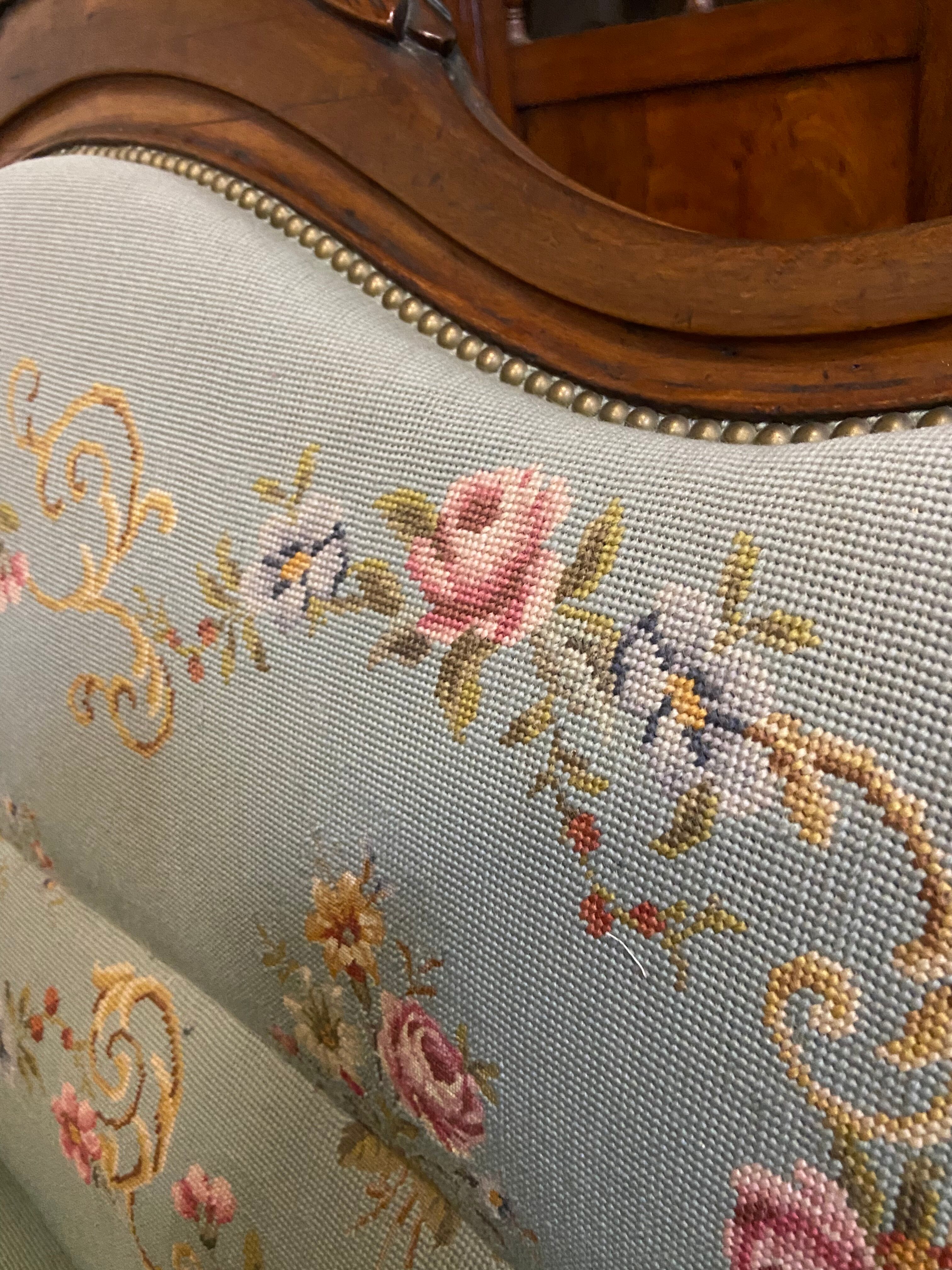 Louis Philippe style living room with embroidered upholstery - Sofa and 4 chairs