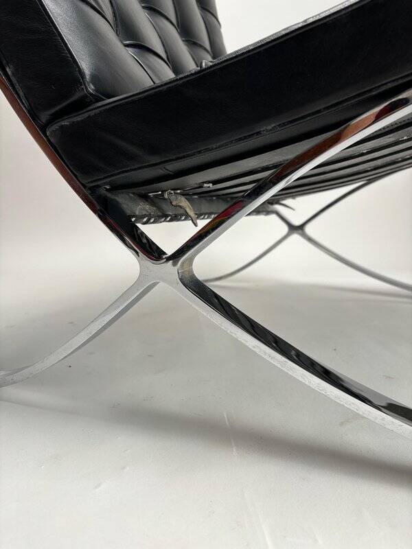 Paire de chauffeuses Barcelona attribuées à Mies Van Der Rohe pour Knoll International, années 1980