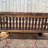 Grand banc de jardin Indonésien en noix sculpté