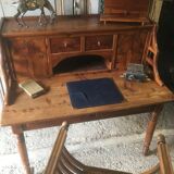 Pitch pine tiered desk