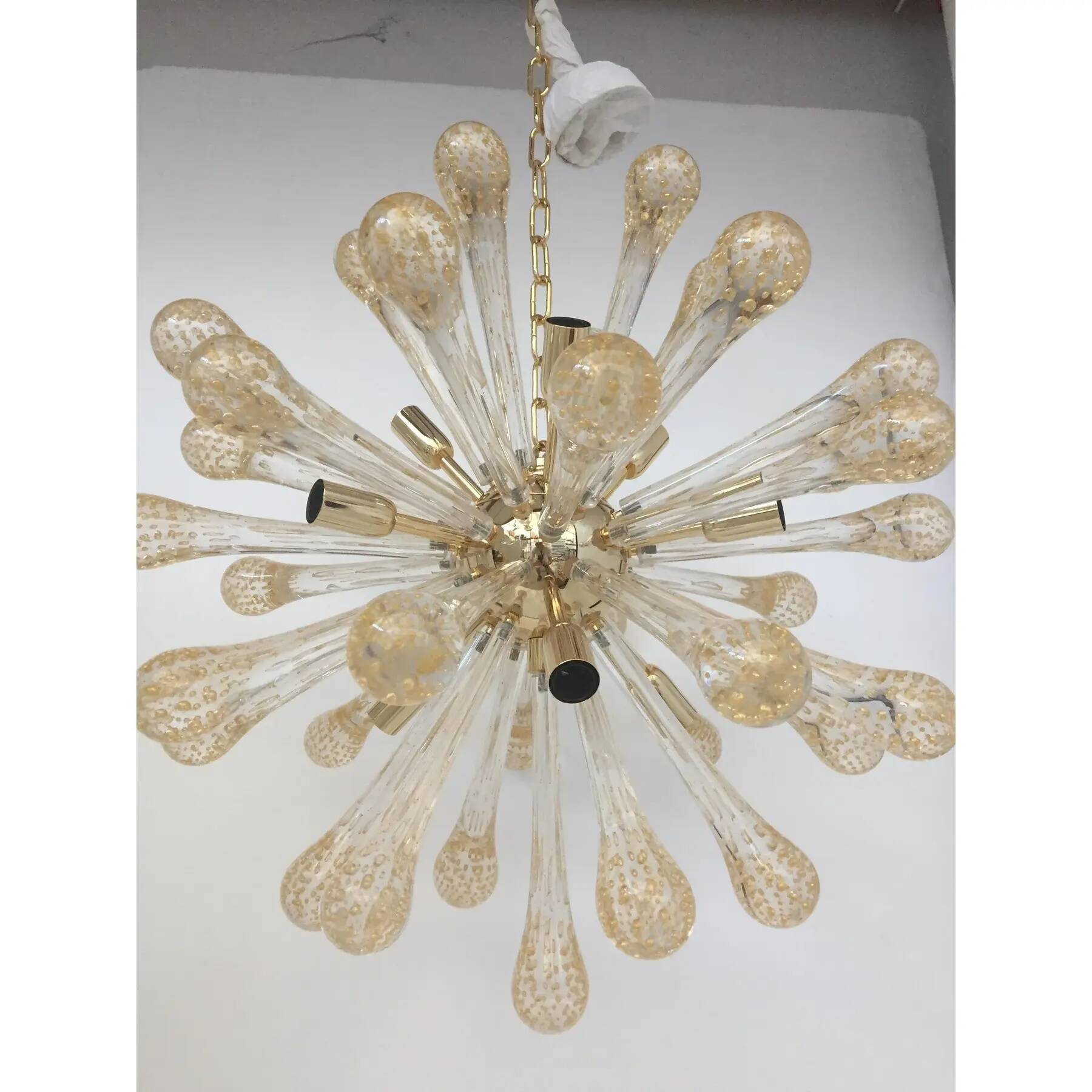 Sputnik Chandelier in Murano Glass with Gold Air Drops and Metal Frame