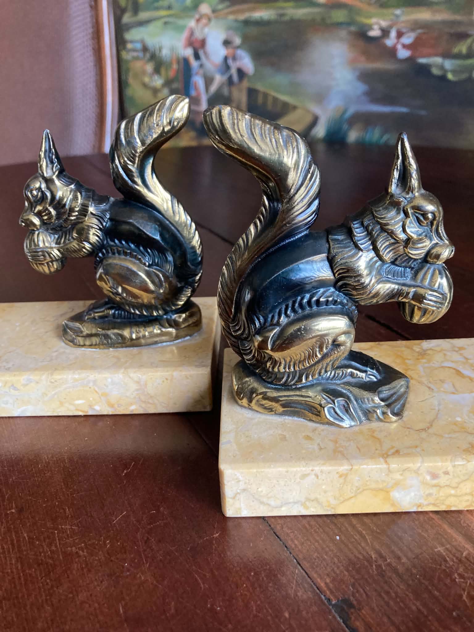 Squirrel bookends